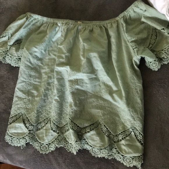 Francesca's Collections Tops - FINAL PRICE: Francesca’s off shoulder top